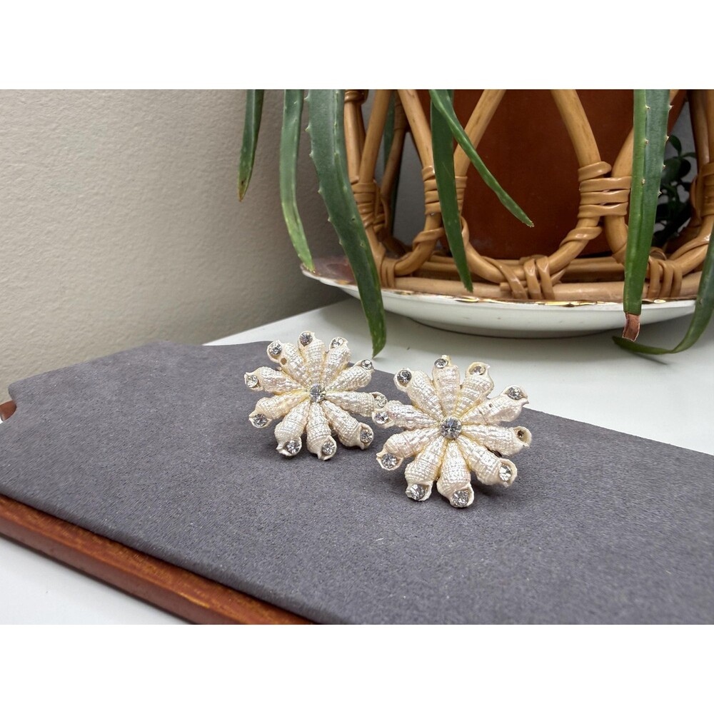 Vintage White Coral Statement Clip Earrings Rhinestone Coastal Resort - Picture 3 of 7